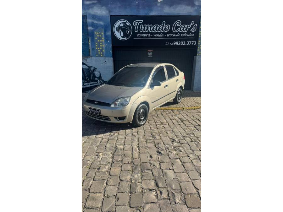 FORD - FIESTA - 2006/2006 - Prata - R$ 18.900,00