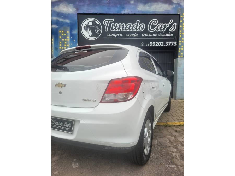 CHEVROLET - ONIX - 2013/2013 - Branca - R$ 43.900,00