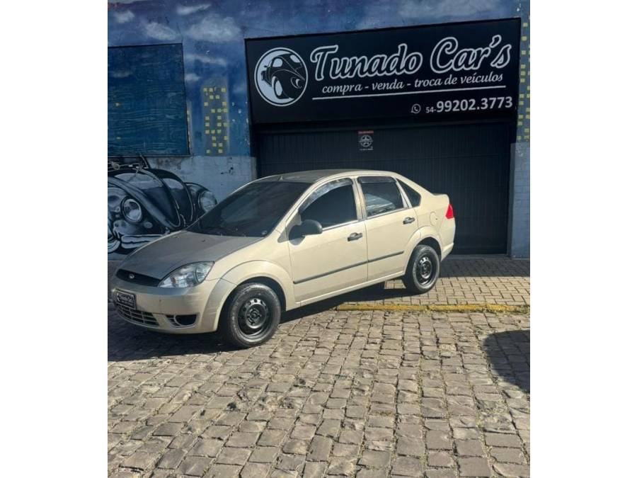 FORD - FIESTA - 2006/2006 - Prata - R$ 18.900,00