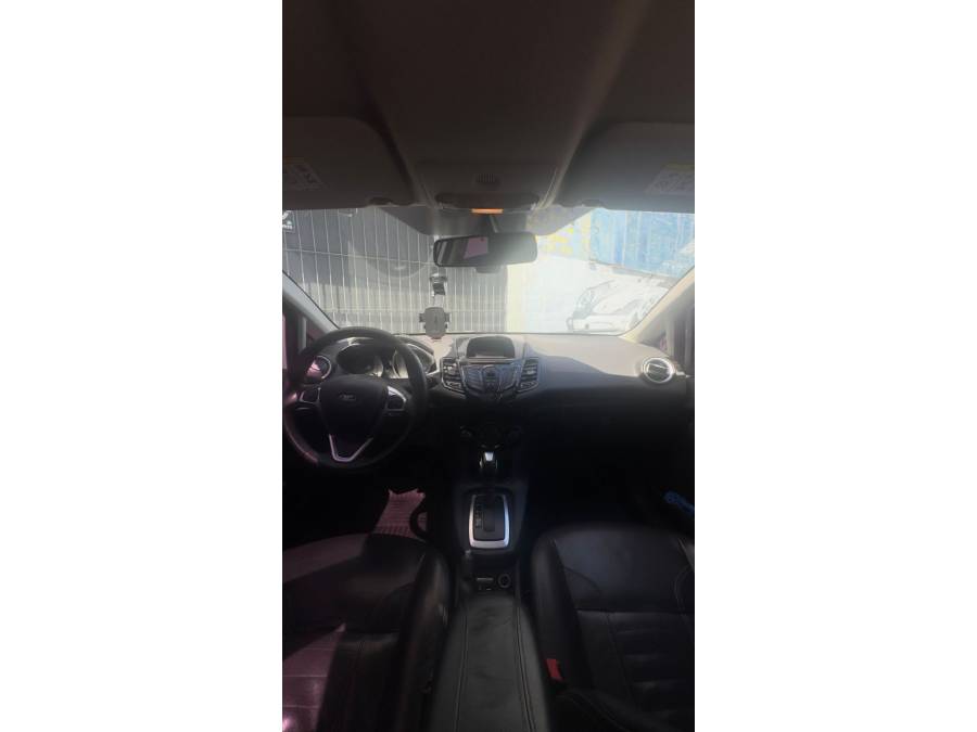 FORD - FIESTA - 2015/2015 - Branca - R$ 44.900,00