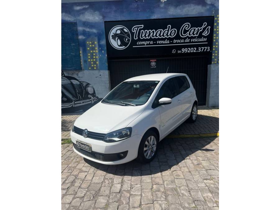 VOLKSWAGEN - FOX - 2013/2014 - Branca - R$ 42.900,00