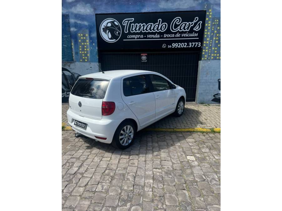 VOLKSWAGEN - FOX - 2013/2014 - Branca - R$ 42.900,00