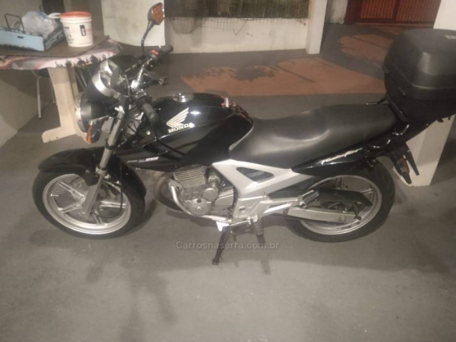 HONDA - CBX 250 TWISTER - 2006/2006 - Preta - R$ 10.900,00