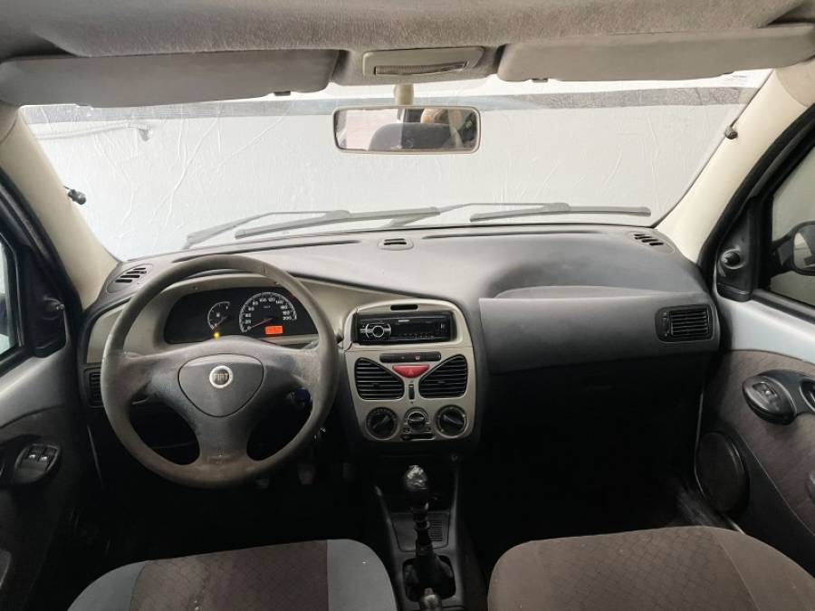 FIAT - SIENA - 2004/2004 - Prata - R$ 16.900,00