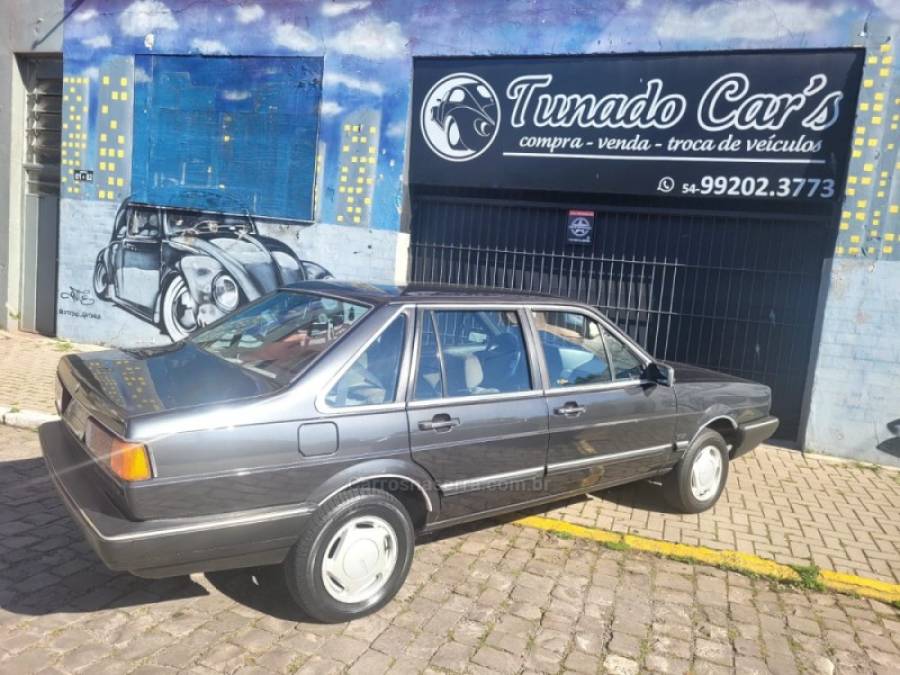 VOLKSWAGEN - SANTANA - 1989/1989 - Preta - R$ 29.900,00