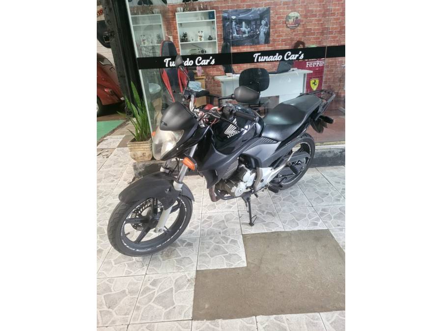 HONDA - CB 300R - 2010/2010 - Preta - R$ 11.900,00