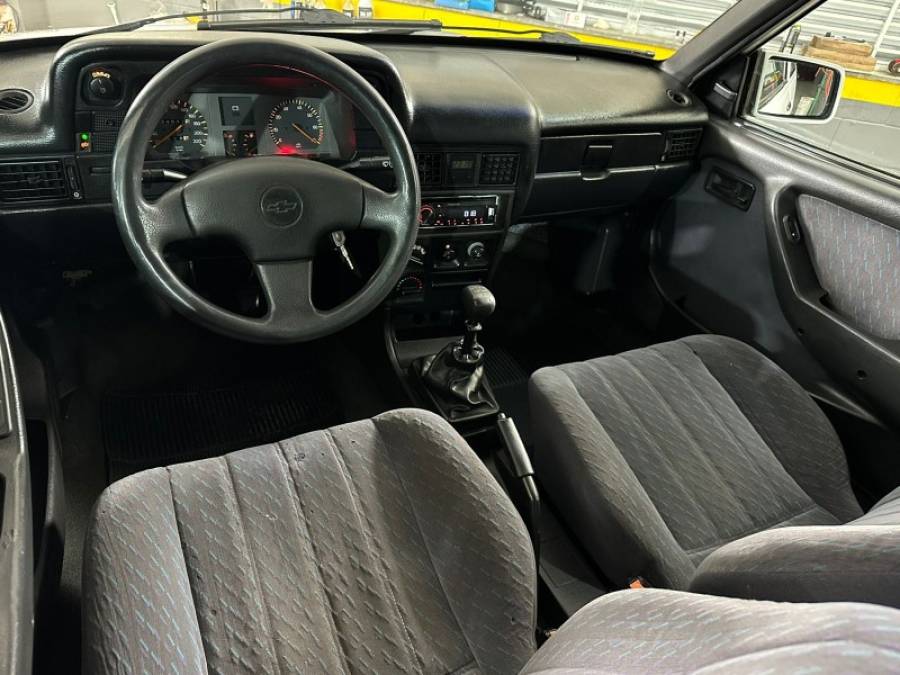 CHEVROLET - KADETT - 1998/1998 - Branca - R$ 18.900,00