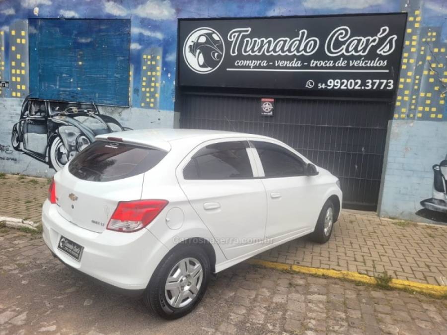 CHEVROLET - ONIX - 2013/2013 - Branca - R$ 43.900,00