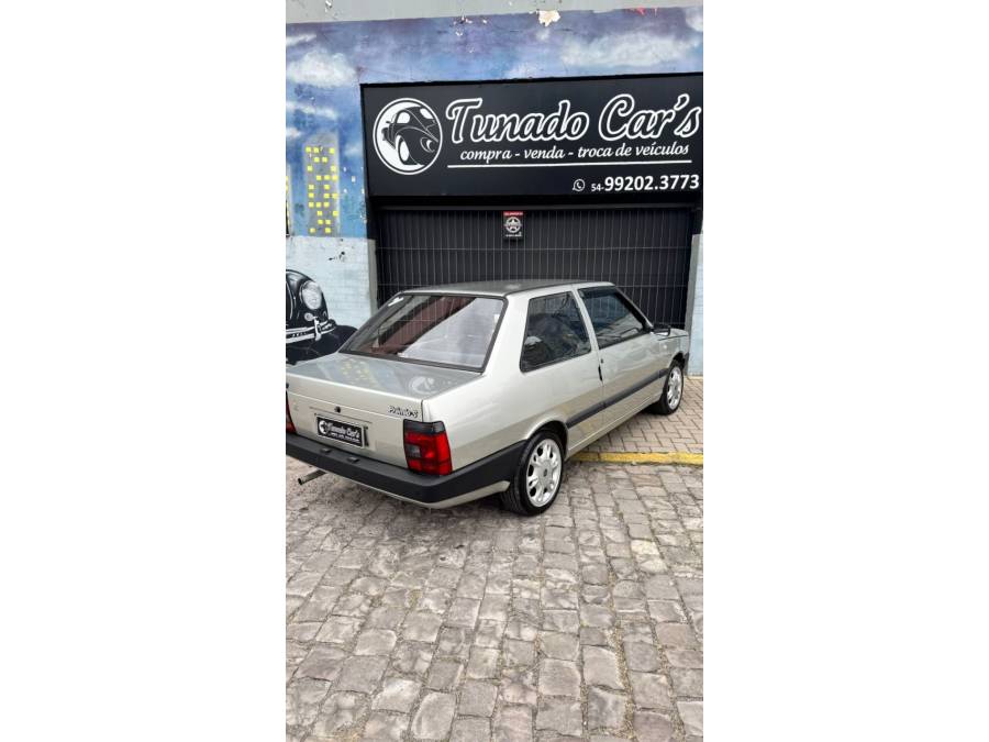 FIAT - PRÊMIO - 1987/1987 - Prata - R$ 18.900,00