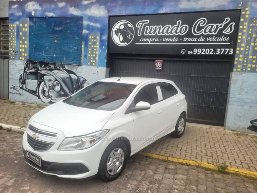 CHEVROLET - ONIX - 2013/2013 - Branca - R$ 43.900,00