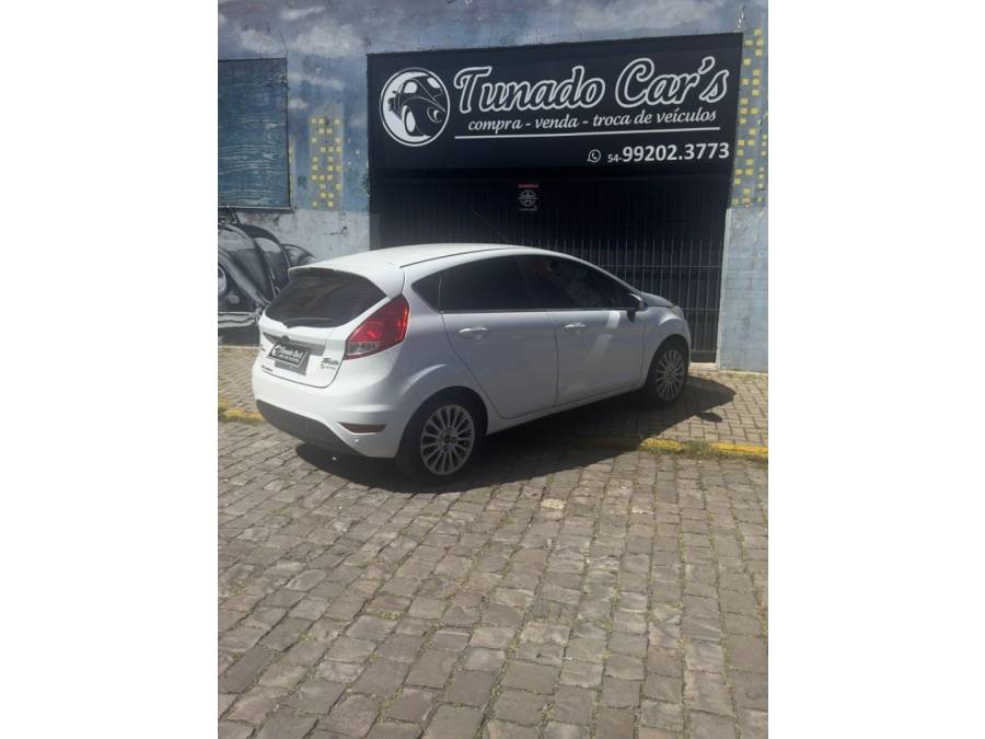 FORD - FIESTA - 2015/2015 - Branca - R$ 44.900,00