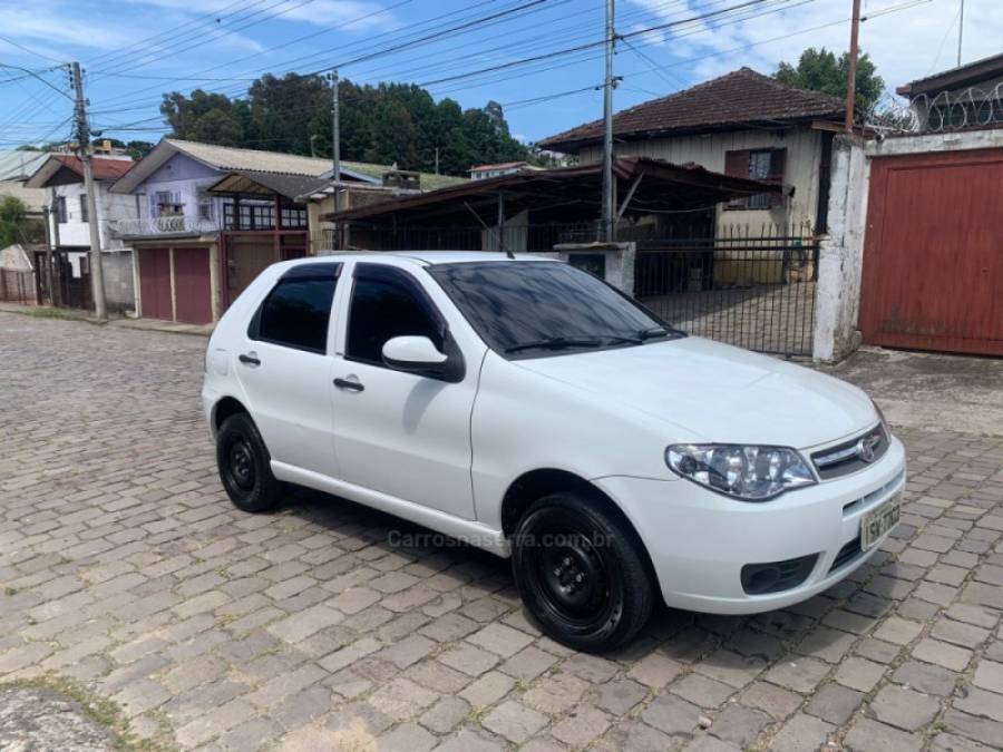 FIAT - PALIO - 2012/2012 - Branca - R$ 28.500,00