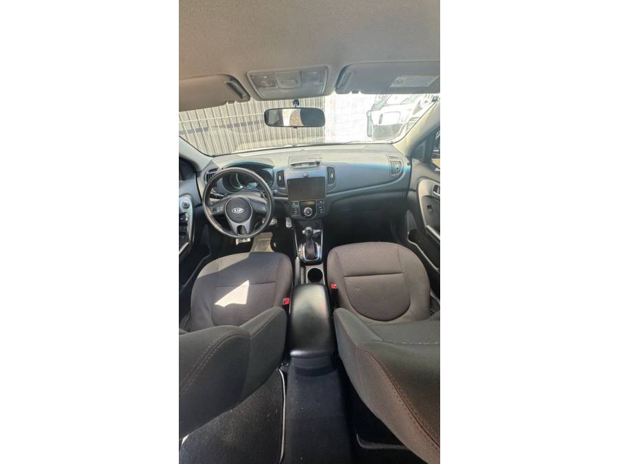 KIA MOTORS - CERATO - 2010/2011 - Preta - R$ 42.900,00