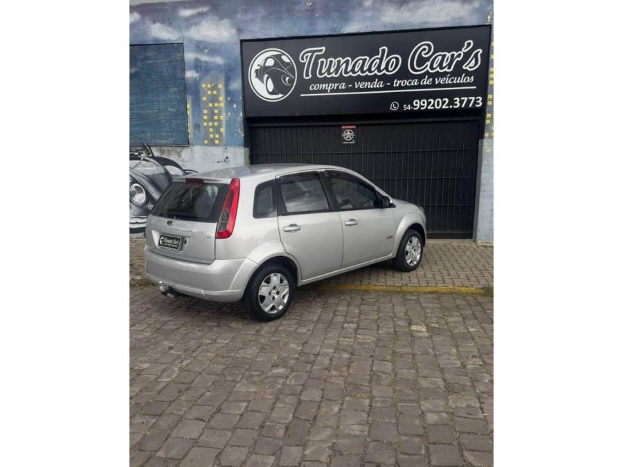 FORD - FIESTA - 2013/2013 - Cinza - R$ 33.900,00