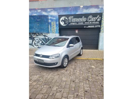 VOLKSWAGEN - FOX - 2013/2014 - Prata - R$ 44.900,00